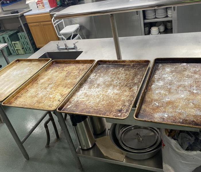 Dirty and grimy trays